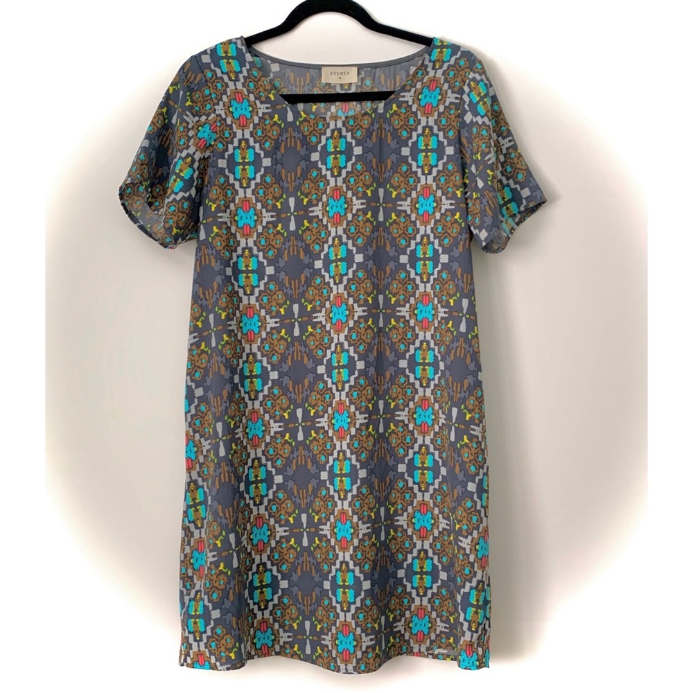 Everly Gray Pink Aqua Short Sleeved Shift Dress